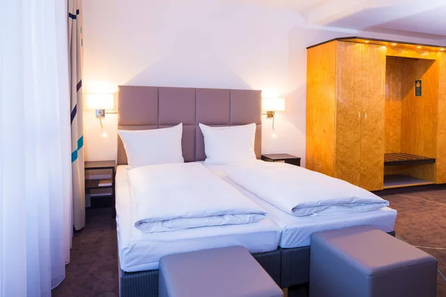 جناح جونيور عائلي، Hotel Am Terrassenufer 3/13