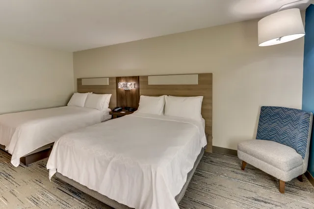 غرفة بسريرين كوين، Holiday Inn Express Suites Ardmore An Ihg Hotel 4/5