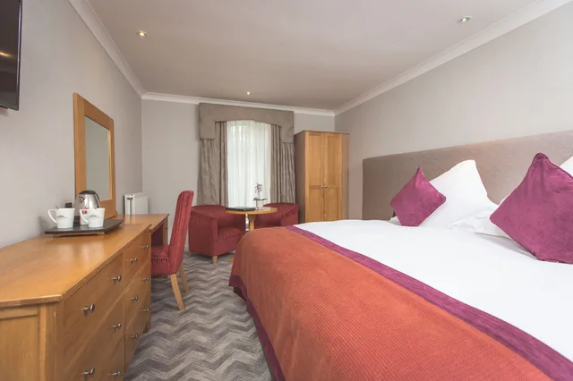غرفة سوبيريور بسرير مزدوج أو سريرين منفصلين، Everglades Hotel 2/10