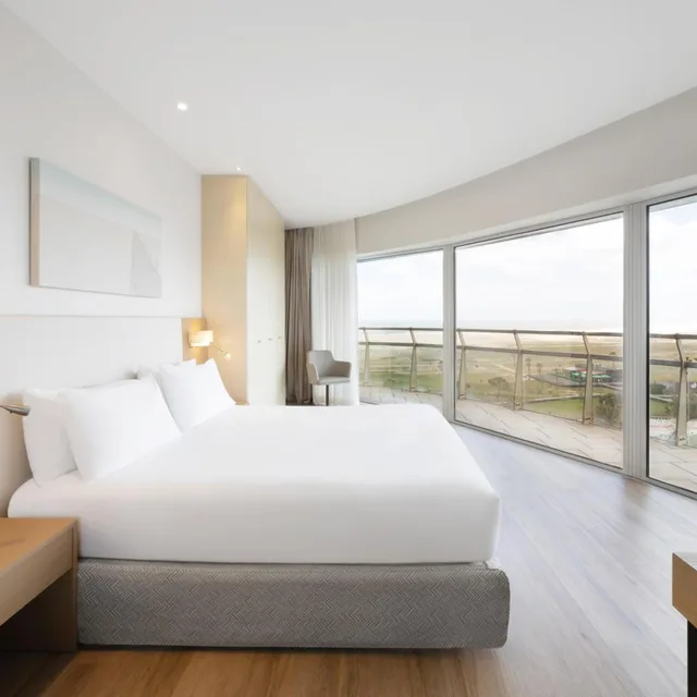 Deluxe, Suite, Sea Front، Eurostars Oasis Plaza 9/10