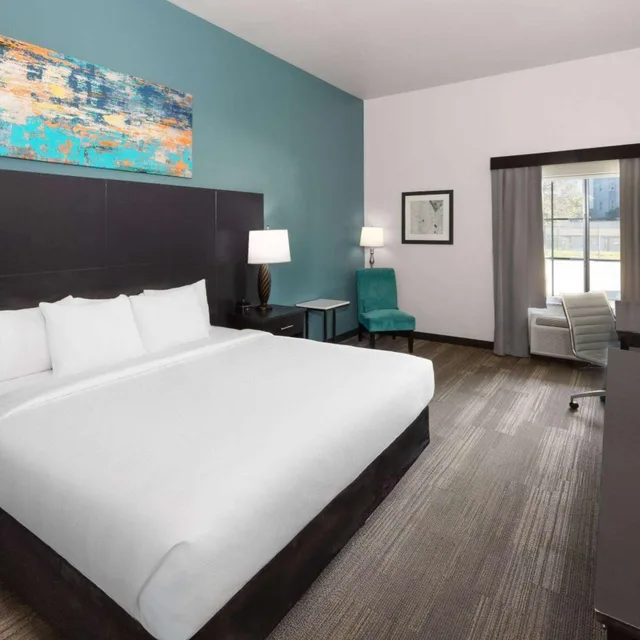 غرفة ديلوكس بسرير كينج، La Quinta Inn & Suites by Wyndham Austin NW/Lakeline Mall 2/7