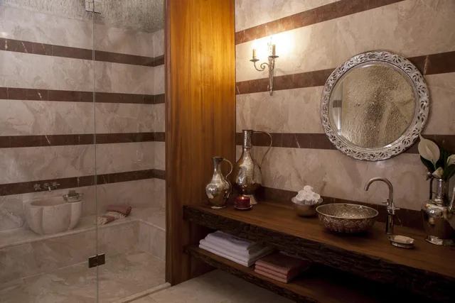 جناح سوبيريور، Hezen Cave Hotel 6/7