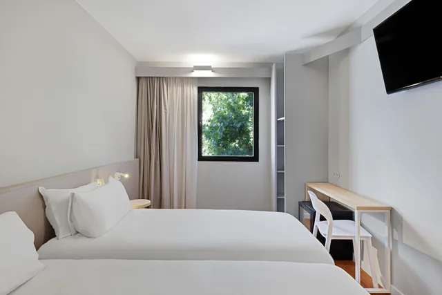 Twin Room, B&B HOTELS Zaragoza Centro 1/4