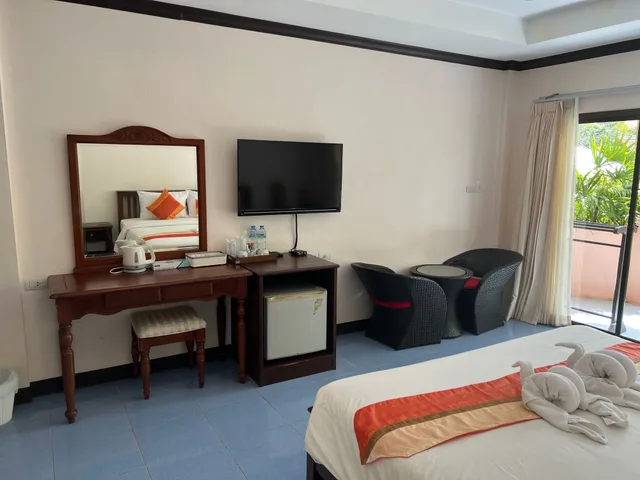 غرفة سوبيريور بسرير كينج، LANTA SEAFRONT RESORT 2/3