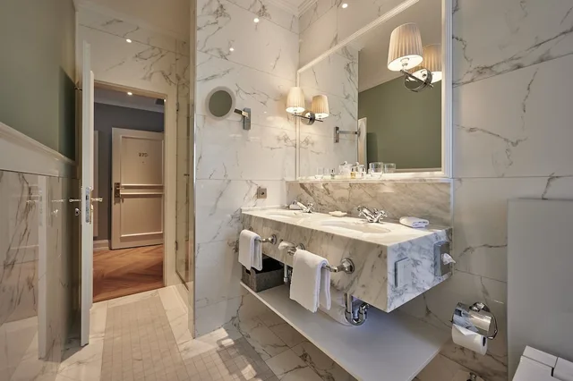 Junior Suite, Deluxe, Double Bed, Victoria Jungfrau Grand Hotel And Spa 3/3