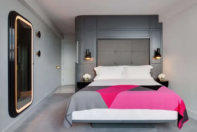 غرفة قياسية بسرير كوين، Sea Containers London 1/10