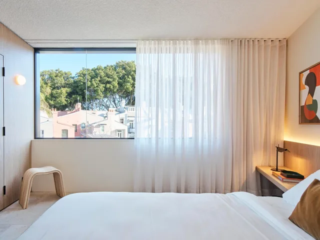 Art, Suite, King Bed، Oxford House 1/3