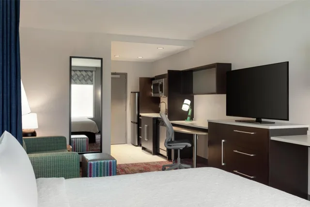 Suite, King Bed, Sofa, Accessible, Home2 Suites By Hilton Houston Energy Corridor 2/5