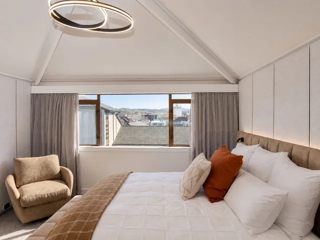 جناح بسرير كينج مع دخول صالة النادي، Millennium Hotel Rotorua 1/4