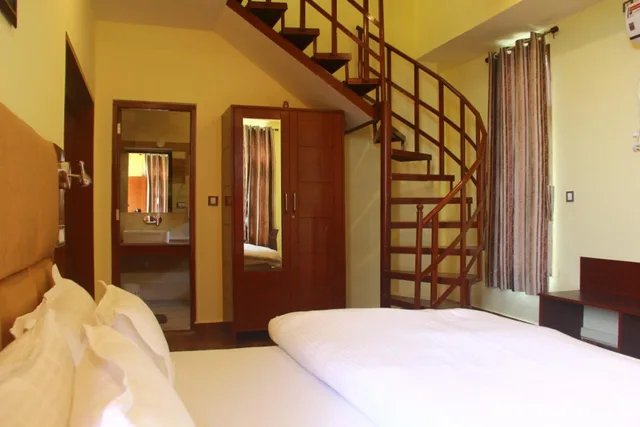 Room, 1 Double and 1 Single Bed, Attic، The Sojourn 1/1