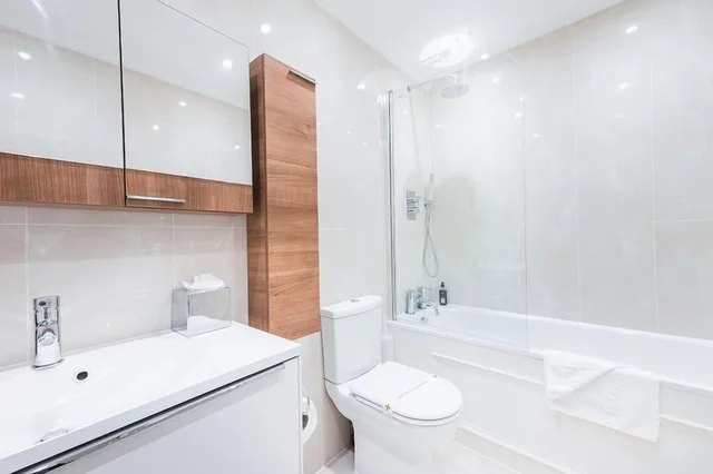 3 Bedrooms, Signature, Apartment, 2 Double Beds, 3 Beds, 2 Bathrooms, No 1 The Mansions By Mansley 7/10