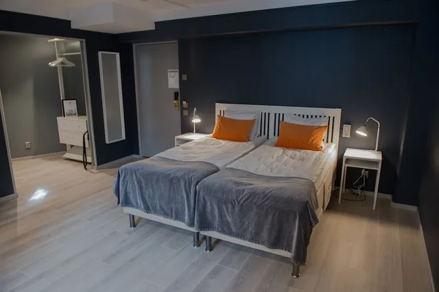 غرفة بسريرين منفصلين بإطلالة على الفناء لذوي الإعاقة، Hotel Stensson 2/10