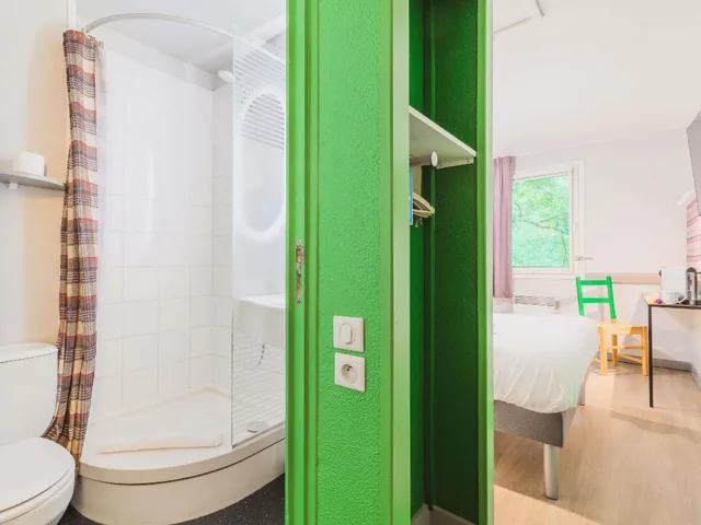 Pop, Double Bed, Garden Side، Greet Hotel Annecy Cran Gevrier 7/9