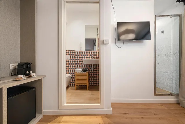 Petite، Brondo Architect Hotel 4/5
