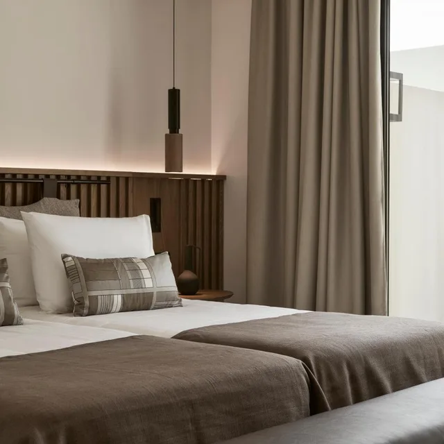 جناح بغرفتي نوم بمسبح خاص، The Olivar Suites 3/5