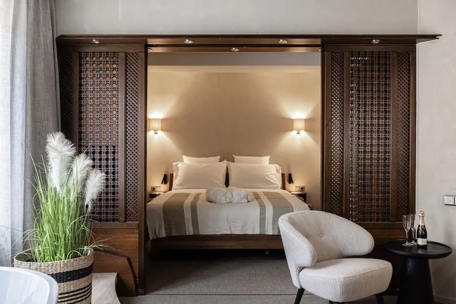 Romantic, Suite, King Bed, Pet Friendly, Beach Palace Hotel 2/4