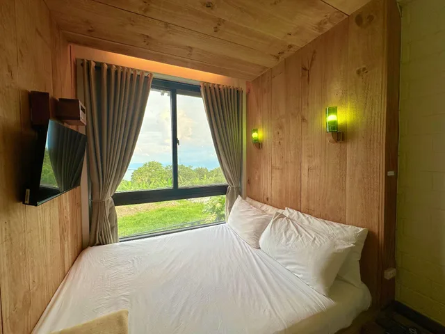 غرفة بإطلالة على البحيرة، Cabins By Eco Hotel Tagaytay 1/1