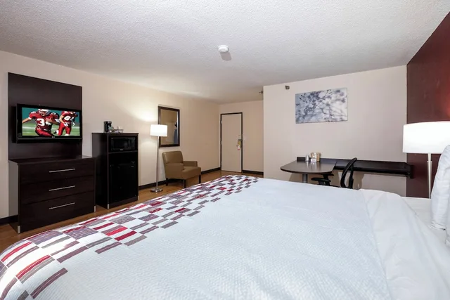 غرفة سوبيريور بسرير كينج لذوي الإعاقة، Red Roof Inn Norfolk Portsmouth Va 3/5