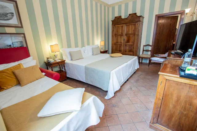 غرفة ثلاثية بسرير مزدوج وسرير فردي، Albergo Le Due Corti 3/6