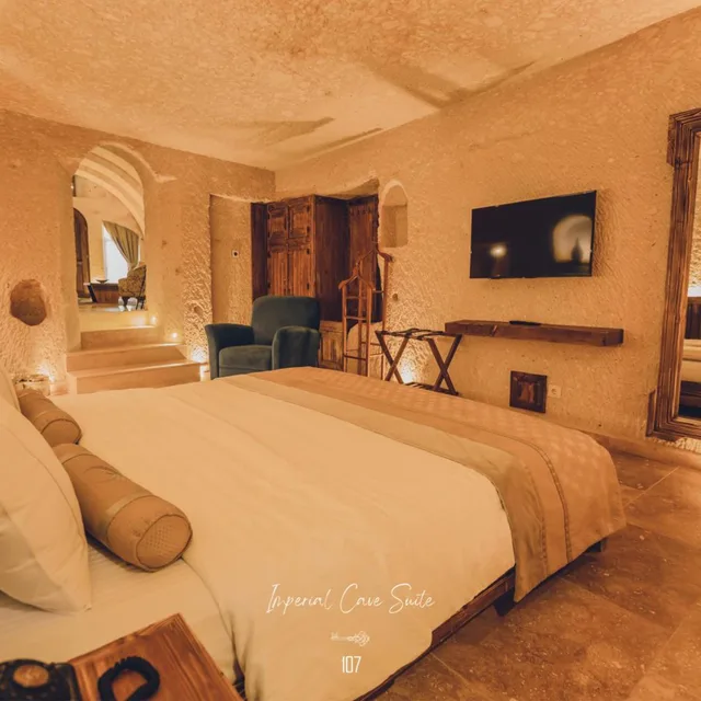Cave, Imperial, Suite, Hot Tub، Nino Cave Suites 1/6