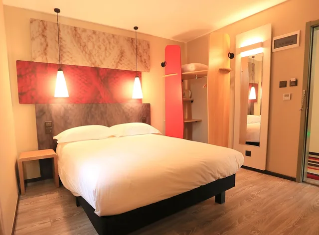 Ibis Xuzhou East Huaihai Road Hotel، Yunlong 20/41