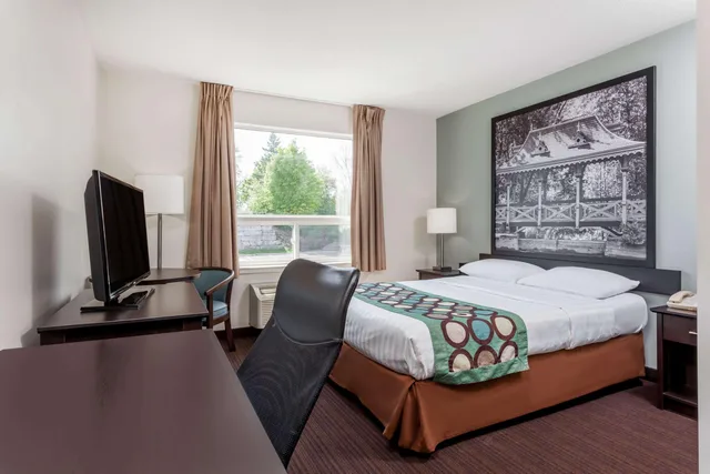 جناح بسرير كوين، Super 8 By Wyndham Peterborough 1/5