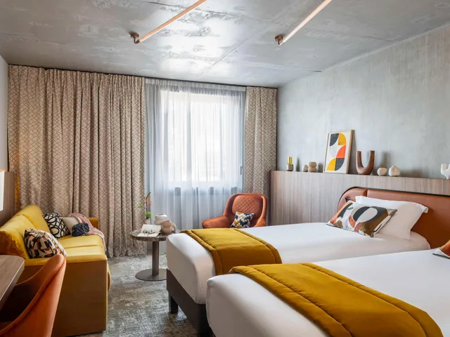 غرفة متصلة عائلية بسريرين كينج مع أريكة، Pullman Lyon 9/10
