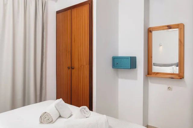 شقة عائلية بسرير كوين وسريرين منفصلين بغرفة نوم واحدة، Thelesi Apartments 8/10