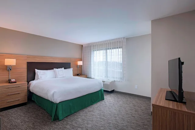 جناح بسرير كينج بغرفة نوم واحدة مع أريكة، Towneplace Suites Slidell 6/10