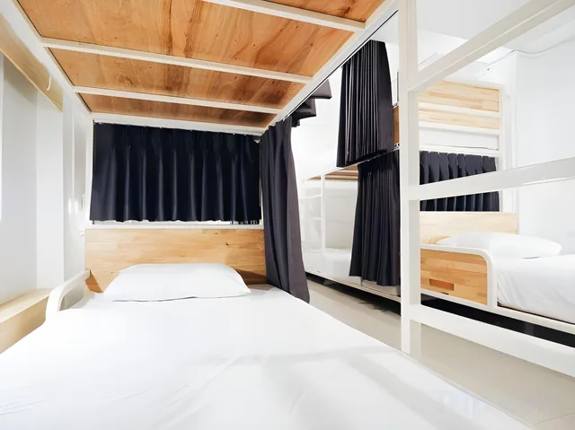 Female Dorm, Female Only, 6 Beds، Loyy Hotel 1/1