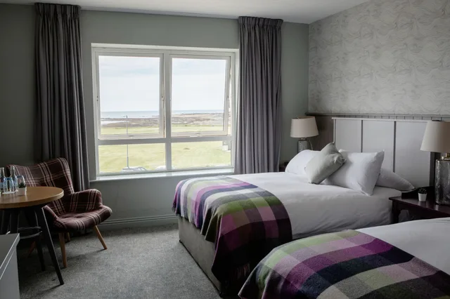 Room, 1 Double and 1 Single Bed, Lateral Side Sea View, Armada Hotel 1/3