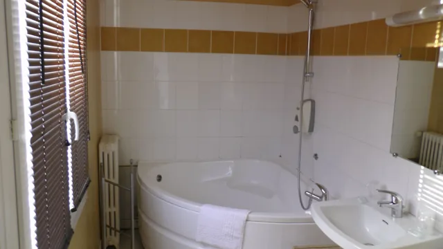 غرفة سوبيريور بسرير مزدوج، L Univers Hotel 6/8