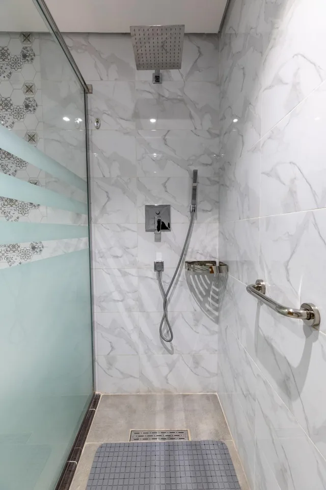 غرفة عائلية بسرير كينج وثلاثة أسرّة، فندق وأجنحة تايم ربا(TIME Ruba Hotel & Suites) 8/8