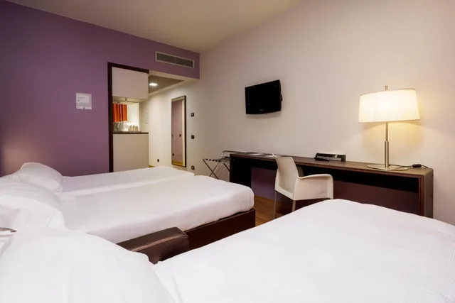 غرفة كومفورت ثلاثية، Best Western Falck Village Hotel 3/7