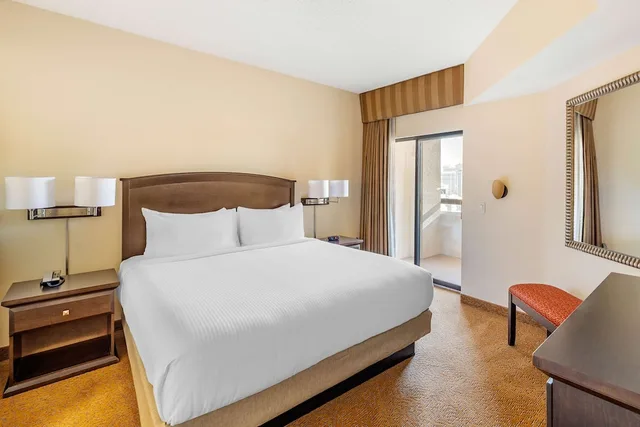 1 Bedroom, King Bed, Accessible, Hilton Vacation Club Polo Towers Las Vegas 2/3