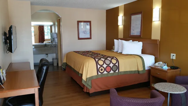 غرفة قياسية بسرير كينج للمدخنين، Super 8 by Wyndham Waco/Mall area TX 2/4