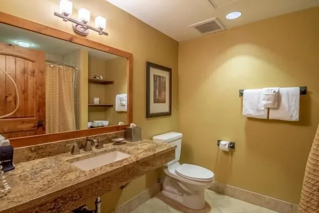 شقة بسرير كوين مع أريكة، Tamarack Resort 2/3
