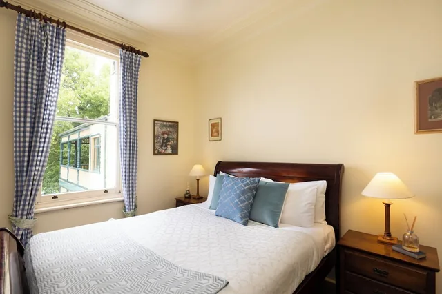 غرفة ديلوكس بسرير كوين، LEURA HOUSE 3/10
