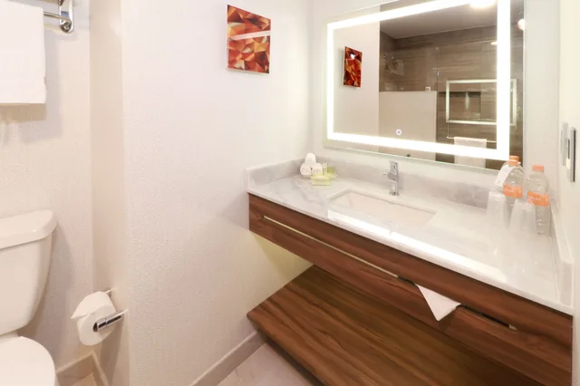 غرفة قياسية بسريرين مزدوجين، Holiday Inn And Suites Monterrey Apodaca Zona Airport 3/4