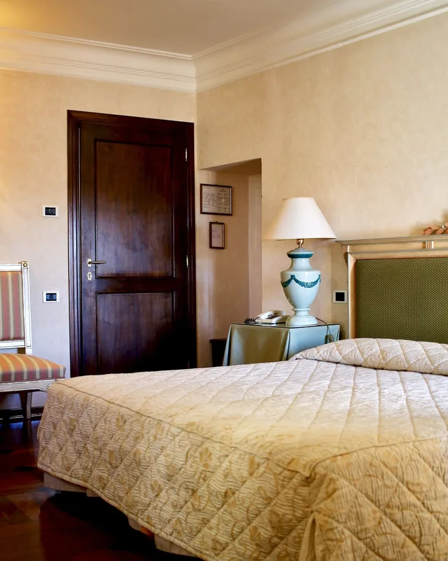 جناح جونيور بسرير كوين، Relais Ducale 1/3