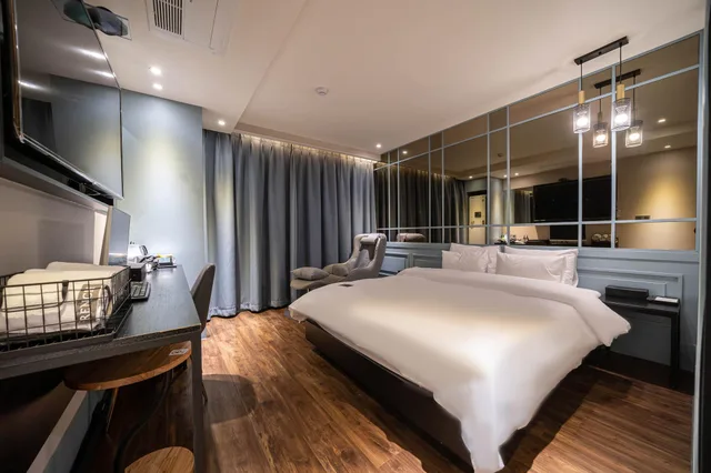 Style, Premium, Golf Course View, Sauna, Bathtub، Hotel Frenchcode 1/1