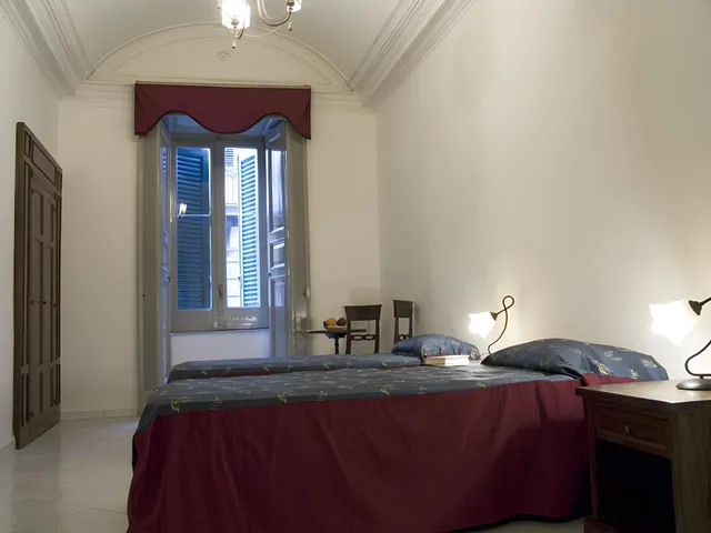 غرفة مفردة بسرير مزدوج، Miseria E Nobiltà 1/1