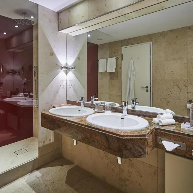 جناح سوبيريور بسرير كينج، Parkhotel Pforzheim 3/4
