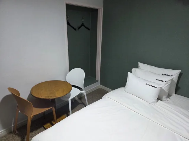 غرفة قياسية بسرير مزدوج، Gwangan Beach Blue Moon Motel 8/10