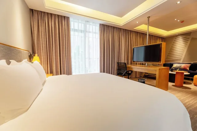 جناح بسرير كينج بشرفة، Holiday Inn Express Daocheng Yading 1/2