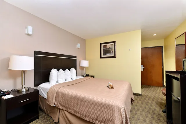 غرفة قياسية بسرير كوين، Quality Inn and Suites Elko 7/7