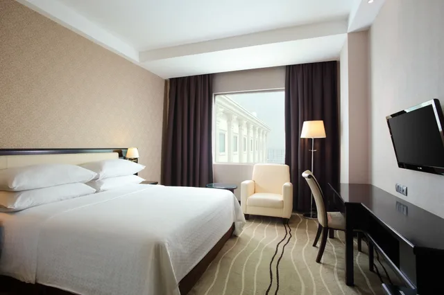 غرفة بسريرين منفصلين للمدخنين، FOUR POINTS BY SHERATON MEDAN 6/10