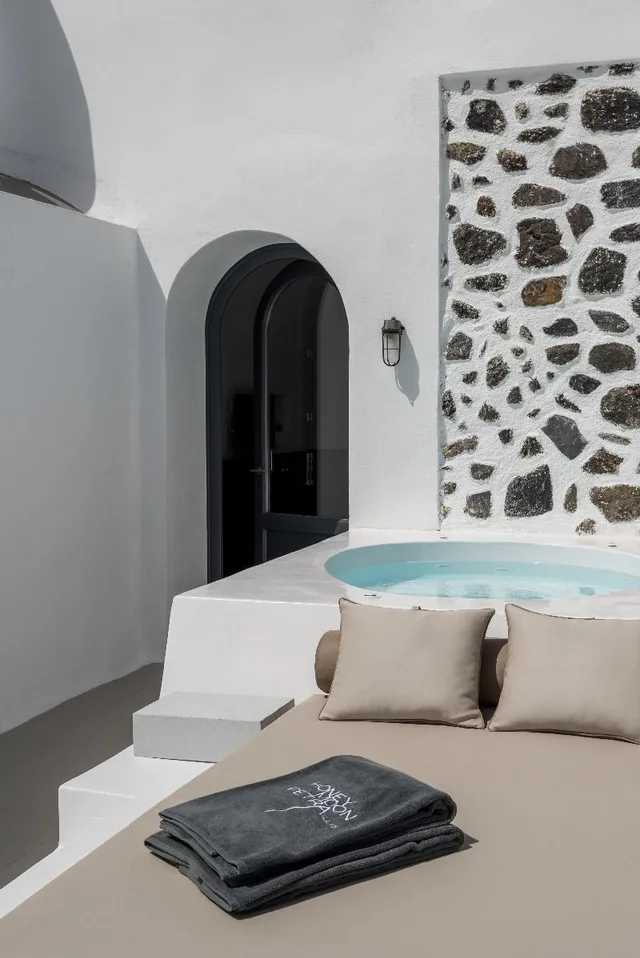 Traditional, Suite, Outdoor Jetted Tub، Honeymoon Petra Villas 2/3