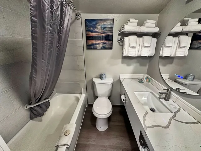 Family, Cottage, Multiple Beds, Lake View, Kitchen، Soap Lake Resort, a Dazzler Select by Wyndham 2/2