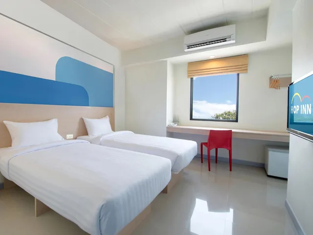 غرفة قياسية بسريرين منفصلين، Hop Inn Udonthani 1/2